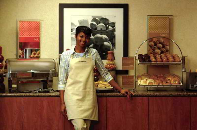 Hampton Inn & Suites New Castle, Pa Restaurante foto